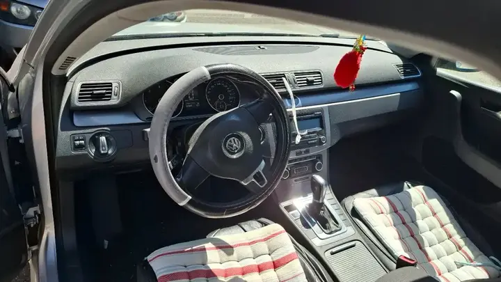 Volkswagen Passat 2010 photo 3