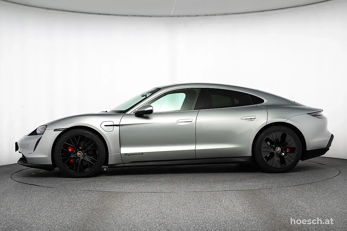 Porsche Taycan 2021 photo 3