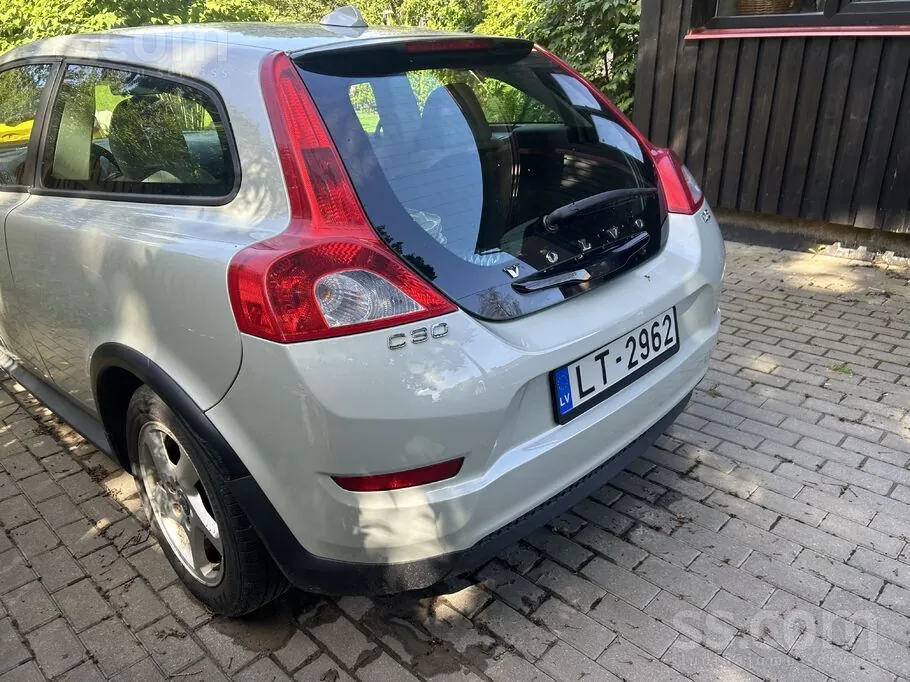 Volvo C30 2011 photo 2
