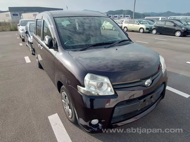 Toyota Sienta