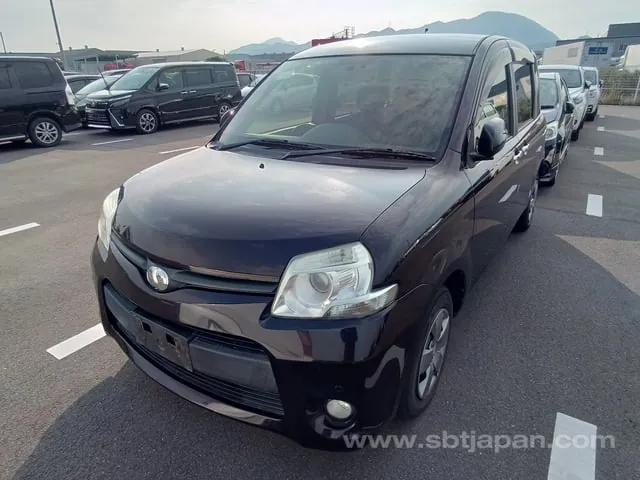 Toyota Sienta 2014 photo 2