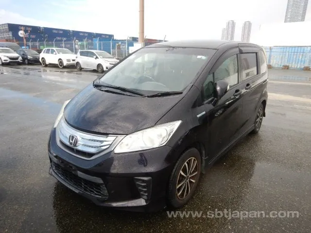 Honda Freed 2011 photo 2