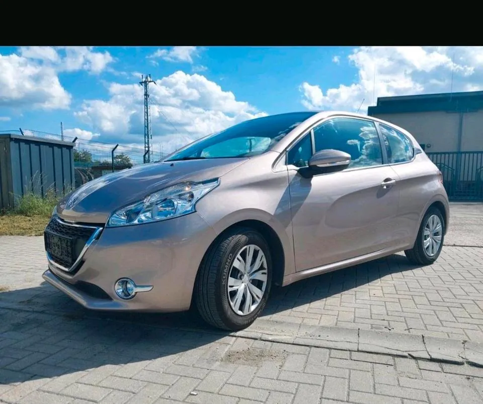 Peugeot 208