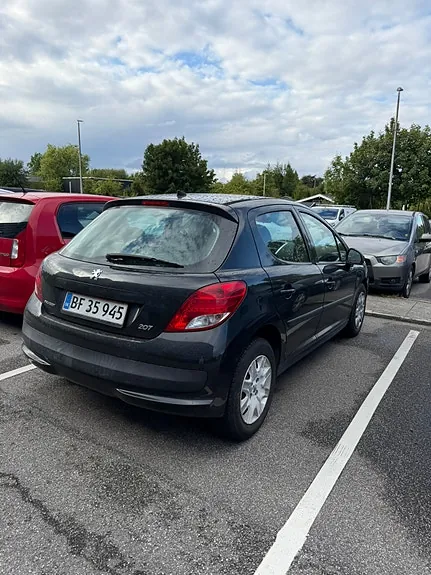 Peugeot 207 2010 photo 3