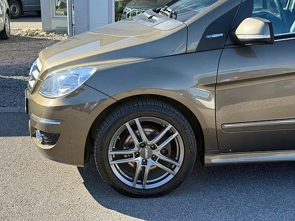 Mercedes-Benz B180 2010 photo 4