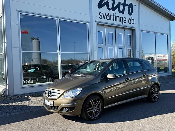 Mercedes-Benz B180 2010 photo 2