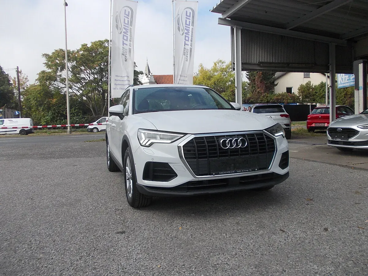 Audi Q3 2019 photo 2