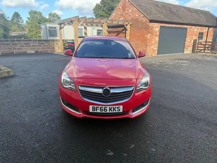 Vauxhall Insignia 2016 photo 2
