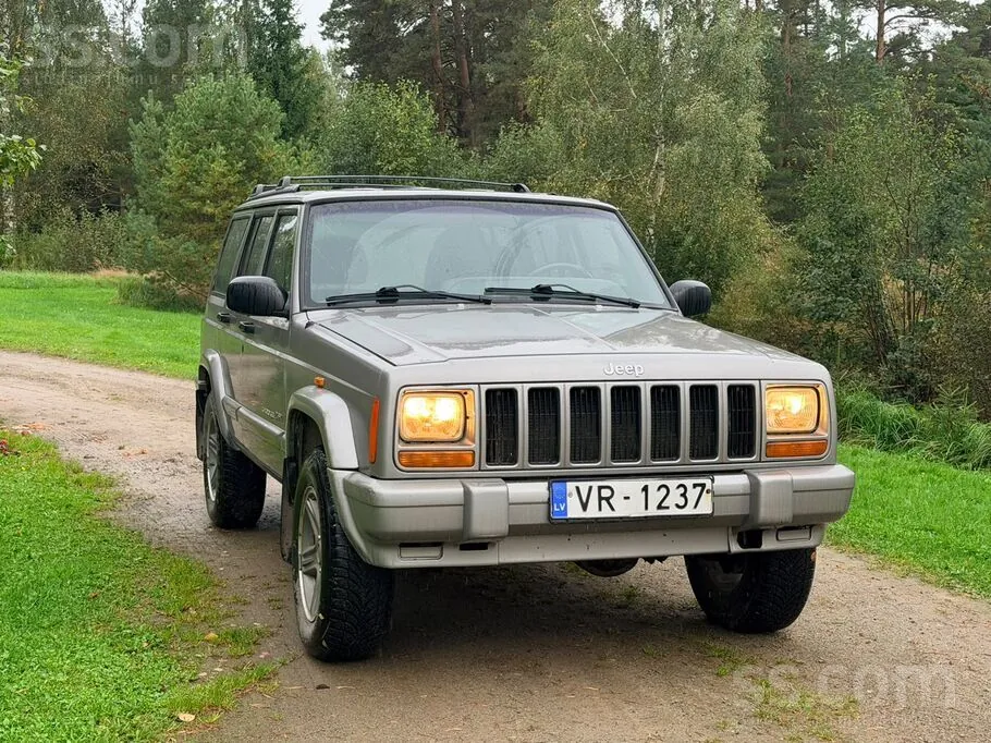 Jeep Cherokee 2000 photo 2