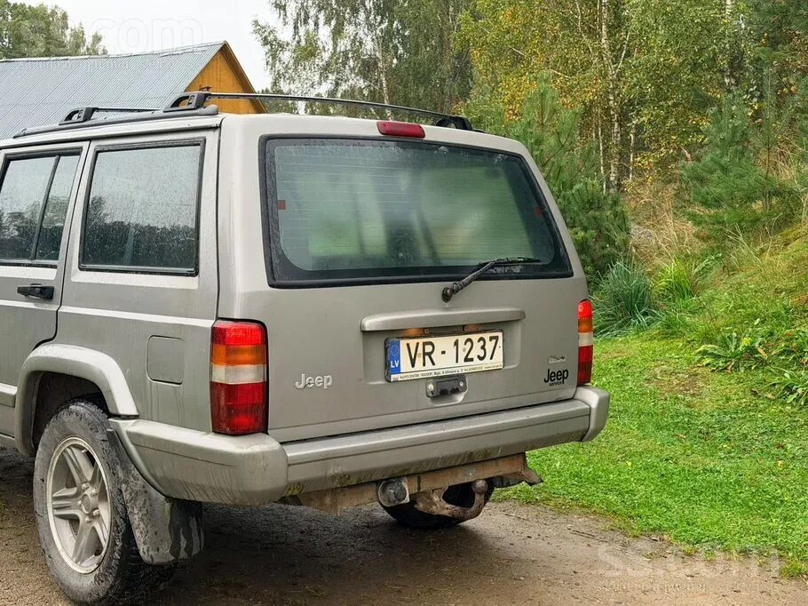 Jeep Cherokee 2000 photo 5