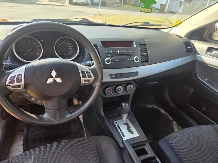 Mitsubishi Lancer 2011 photo 5