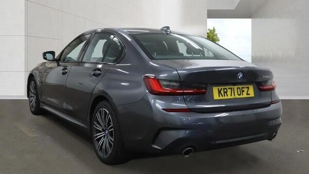 BMW 3 Series 2021 photo 5