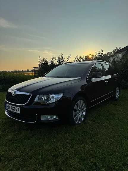 Skoda Superb 2013 photo 4