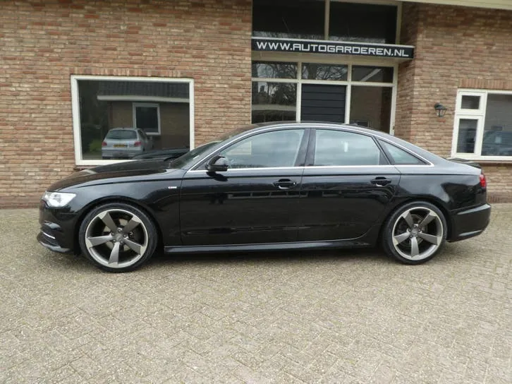 Audi A6 2015 photo 2