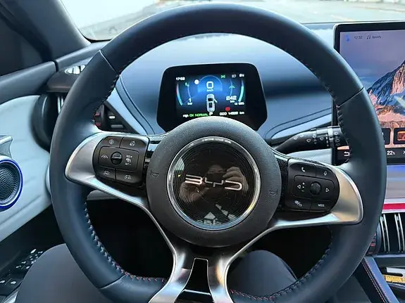 BYD Atto 3 2022 photo 2