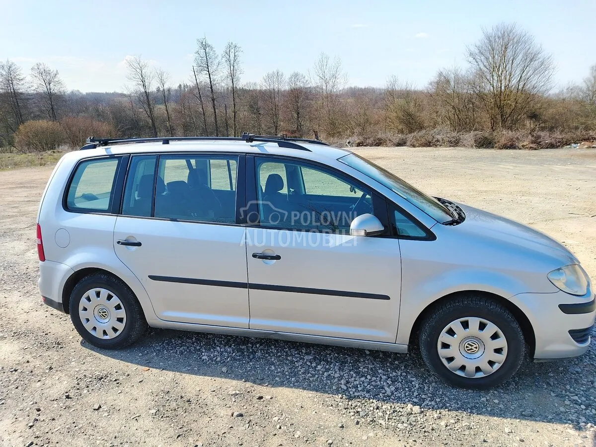 Volkswagen Touran 2007 photo 2