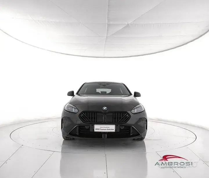 BMW 118 2026 photo 3
