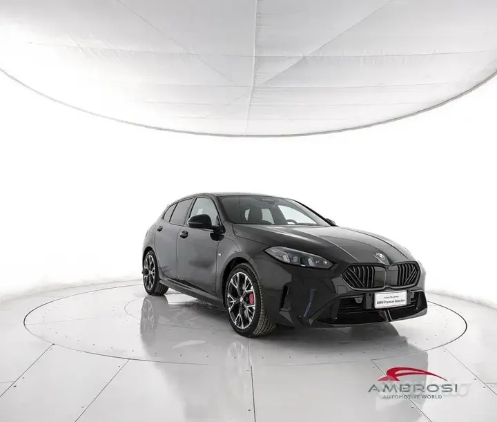 BMW 118 2026 photo 2