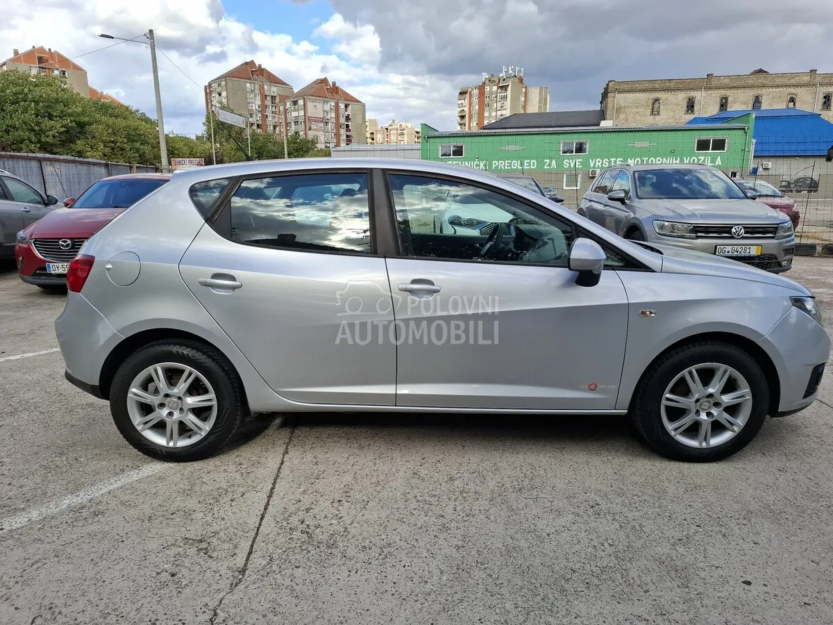 Seat Ibiza 2012 photo 2