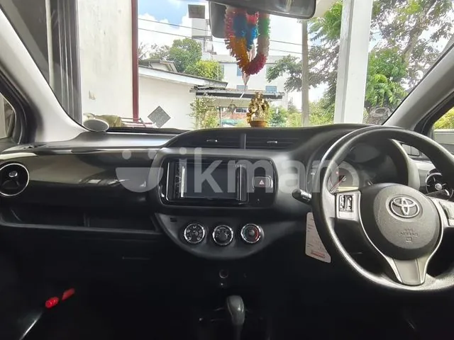 Toyota Vitz 2017 photo 5