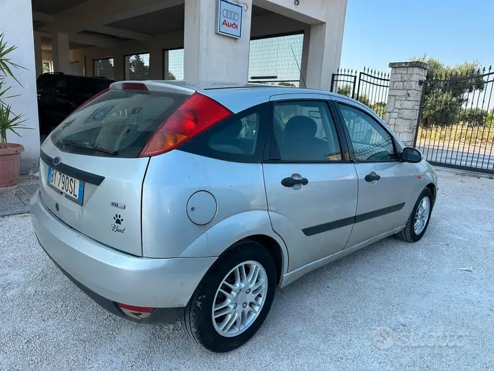 Ford Focus 2001 photo 4