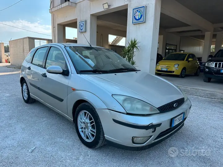 Ford Focus 2001 photo 2