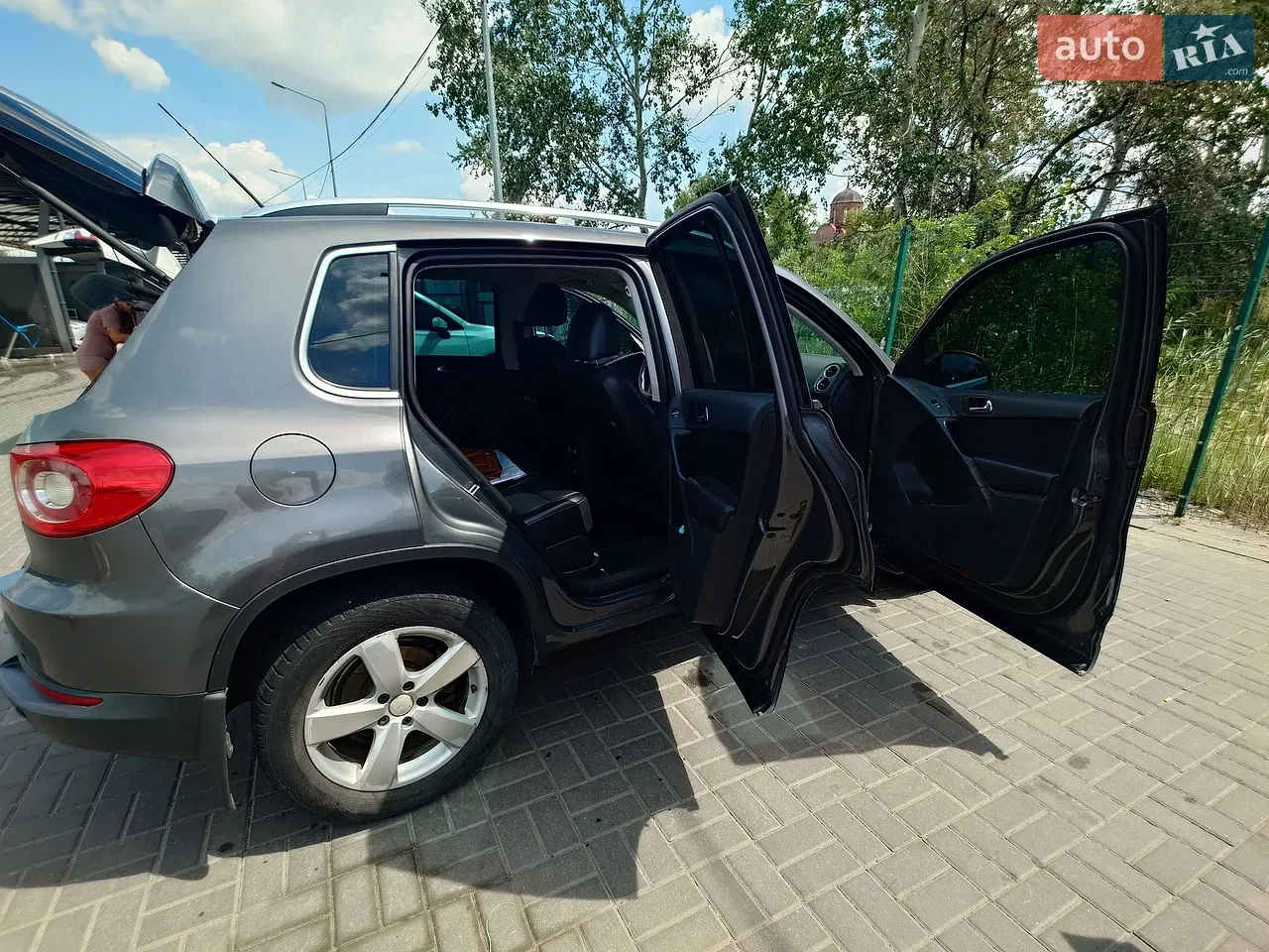 Volkswagen Tiguan 2010 photo 3