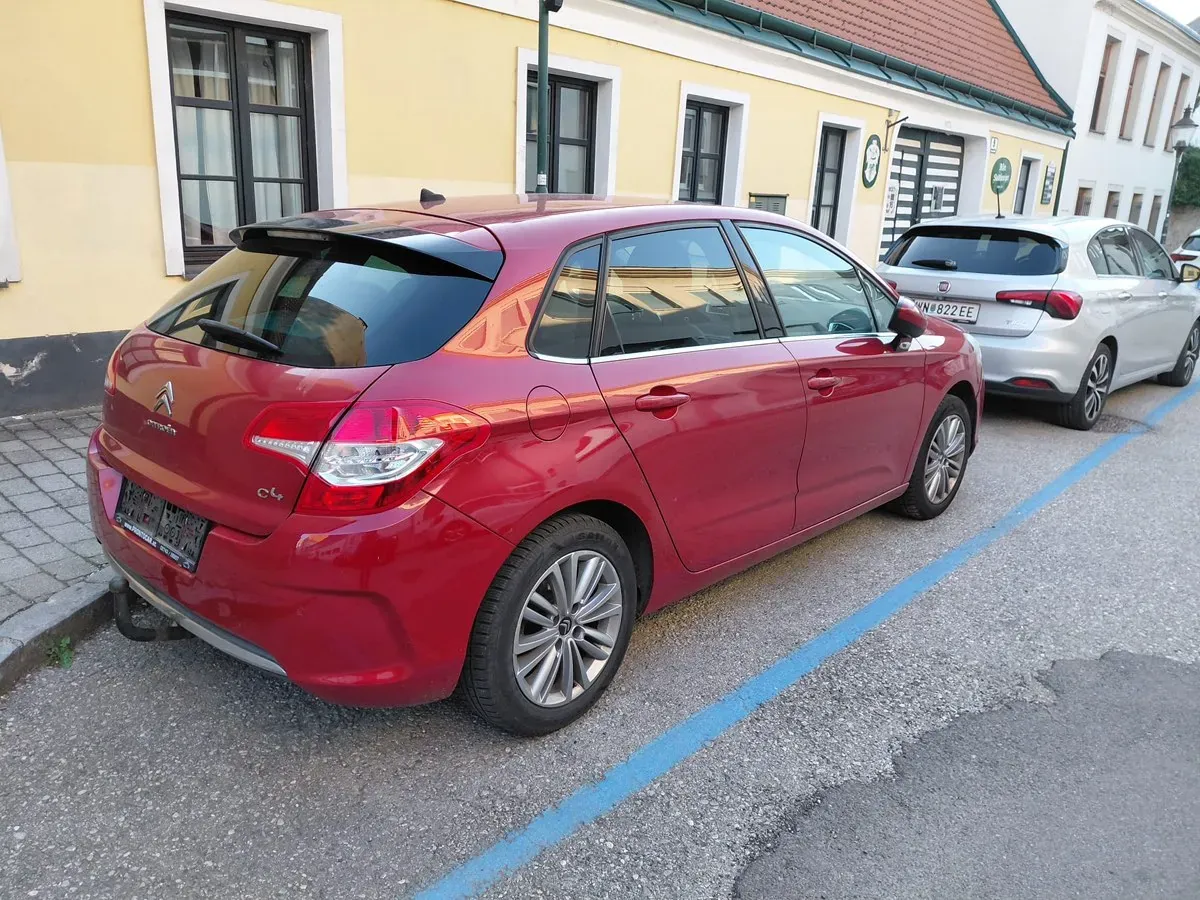 Citroen C4 2012 photo 3