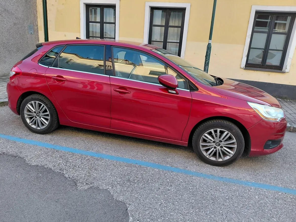 Citroen C4 2012 photo 2