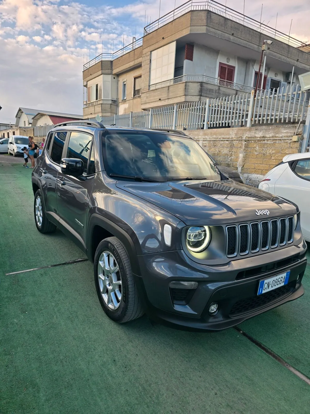Jeep Renegade 2023 photo 2
