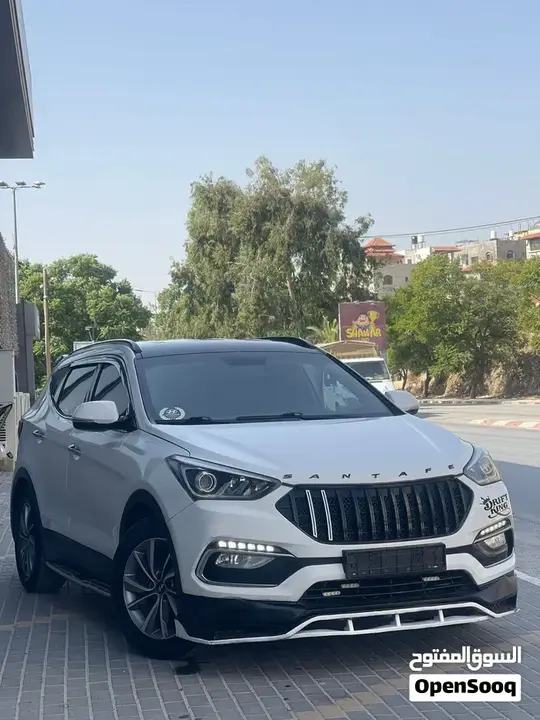 Hyundai Santa Fe 2017 photo 2