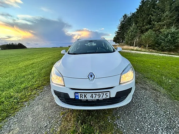 Renault Megane Iii 2012 photo 2