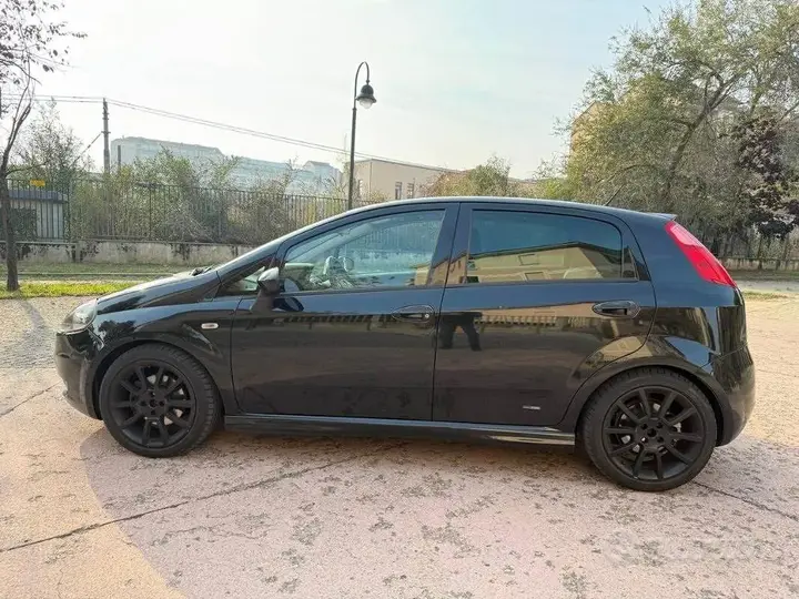 Fiat Grande Punto 2007 photo 2