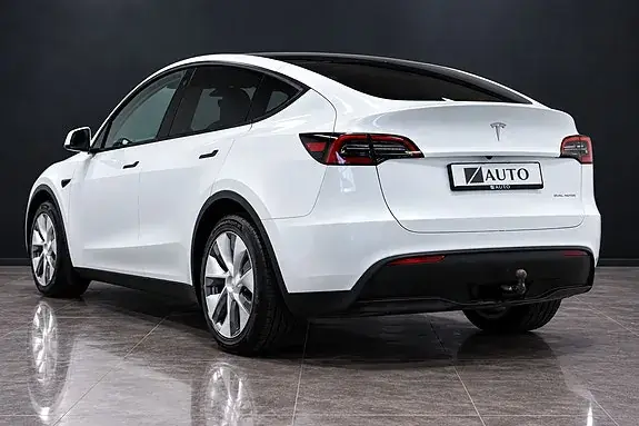 Tesla Model Y 2023 photo 4
