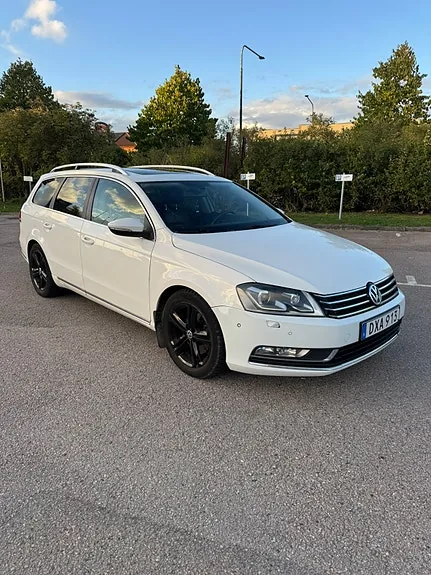 Volkswagen Passat 2012 photo 2
