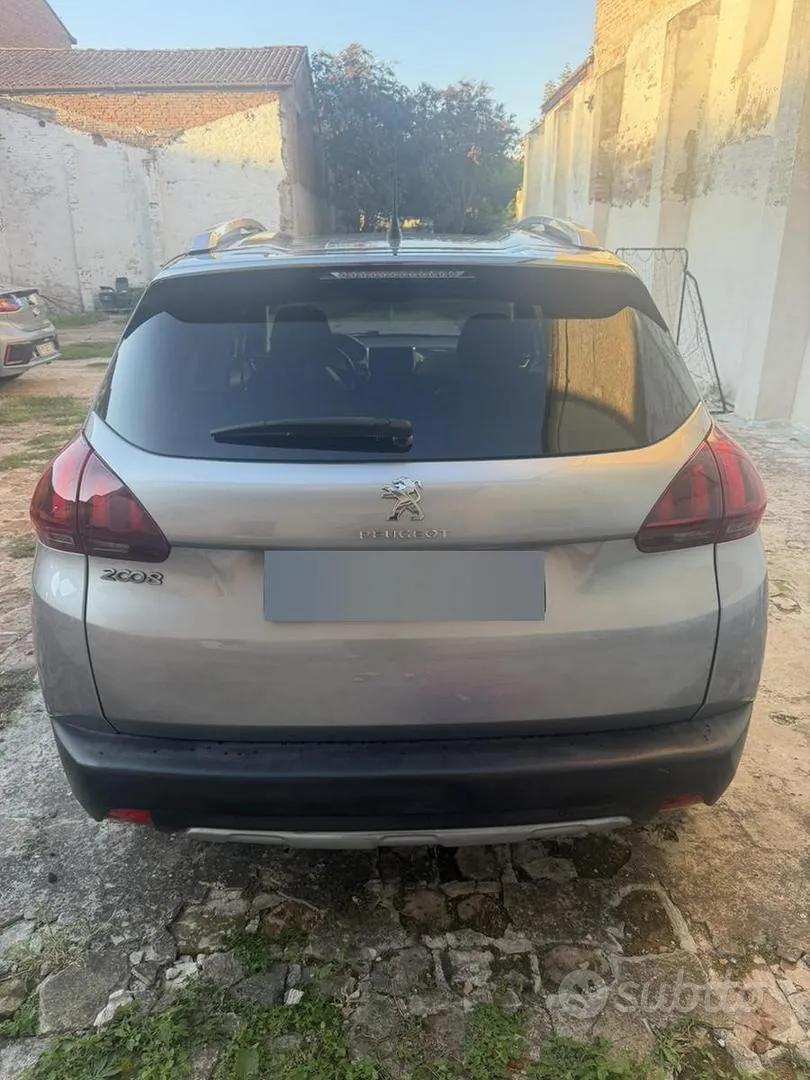 Peugeot 2008 2019 photo 2