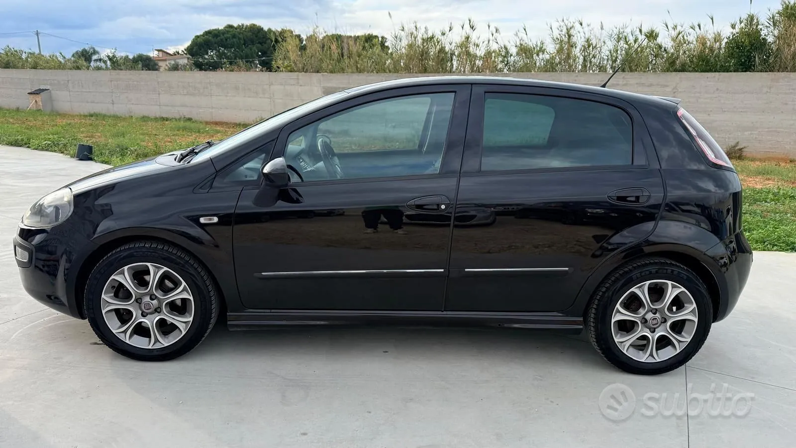 Fiat Punto 2012 photo 4