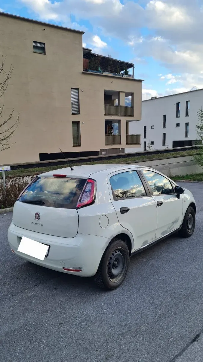 Fiat Punto 2012 photo 3