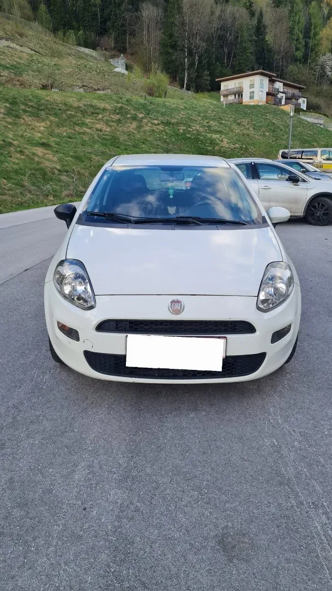 Fiat Punto 2012 photo 2