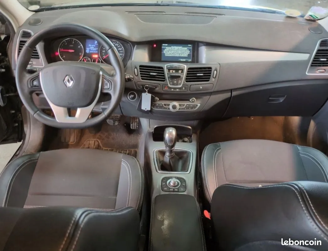 Renault Laguna 2011 photo 5