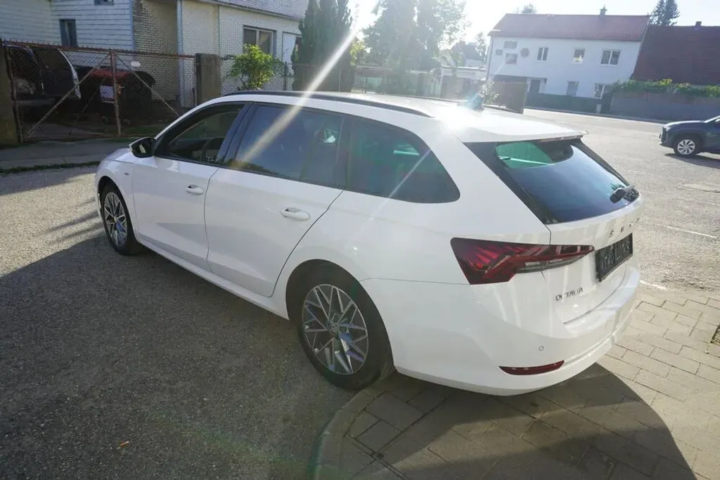 Skoda Octavia 2023 photo 3
