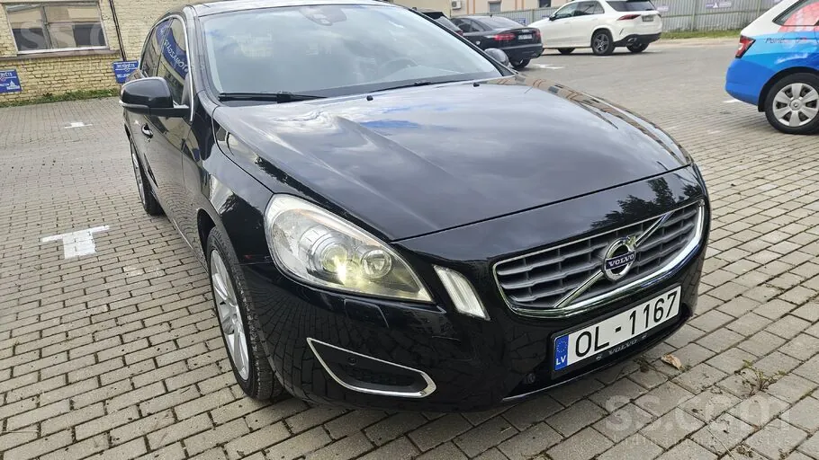 Volvo V60 2011 photo 2
