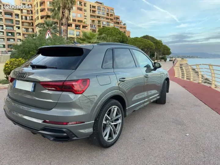 Audi Q3 2019 photo 2