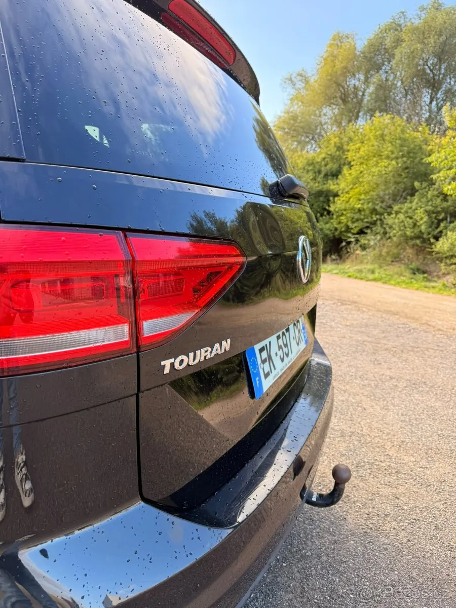 Volkswagen Touran 2016 photo 2