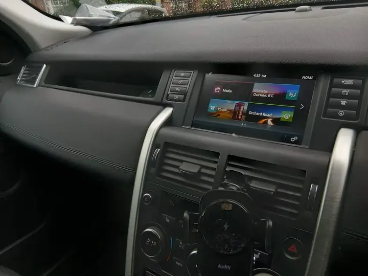 Land Rover Discovery Sport 2019 photo 4
