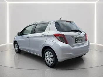 Toyota Vitz 2012 photo 3