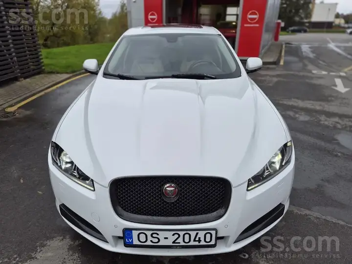 Jaguar Xf 2014 photo 2