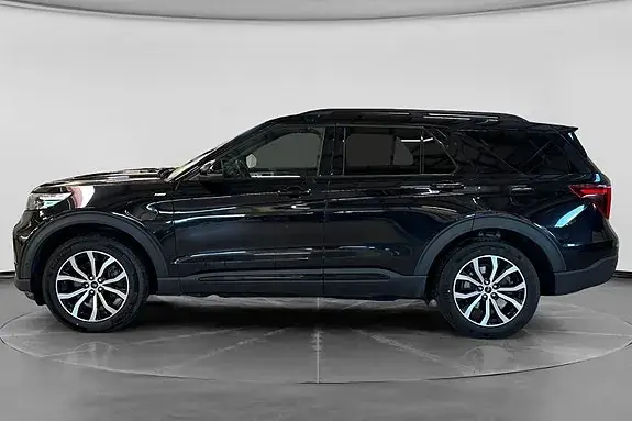 Ford Explorer 2022 photo 2