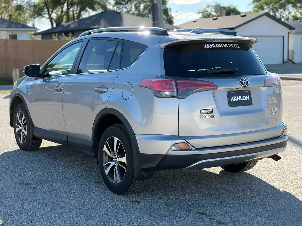 Toyota Rav4 2017 photo 3