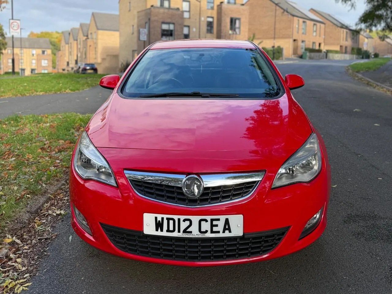 Vauxhall Astra 2012 photo 2